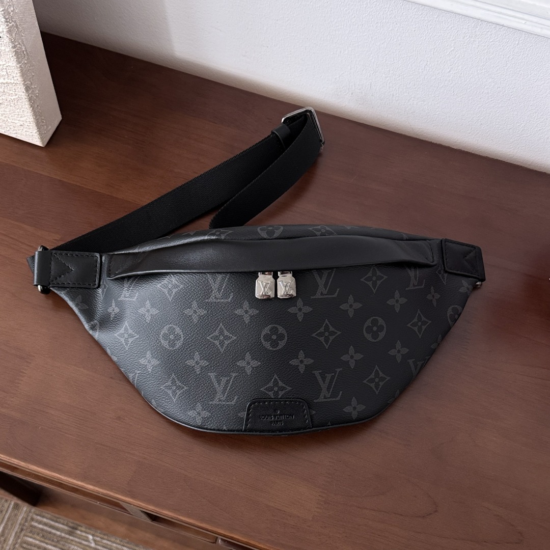 Louis Vuitton -
M46035
44x15x9cm
