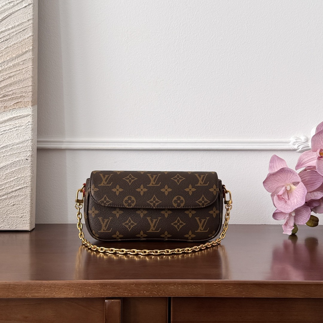 Louis Vuitton ivy-
M81911
23.5x12x4.3cm