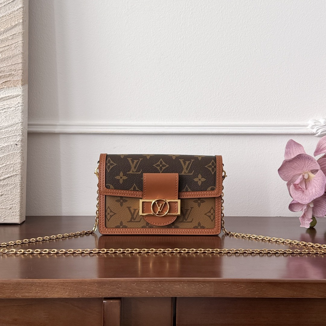 Louis Vuitton -mini
M68746
18.5x12x5cm