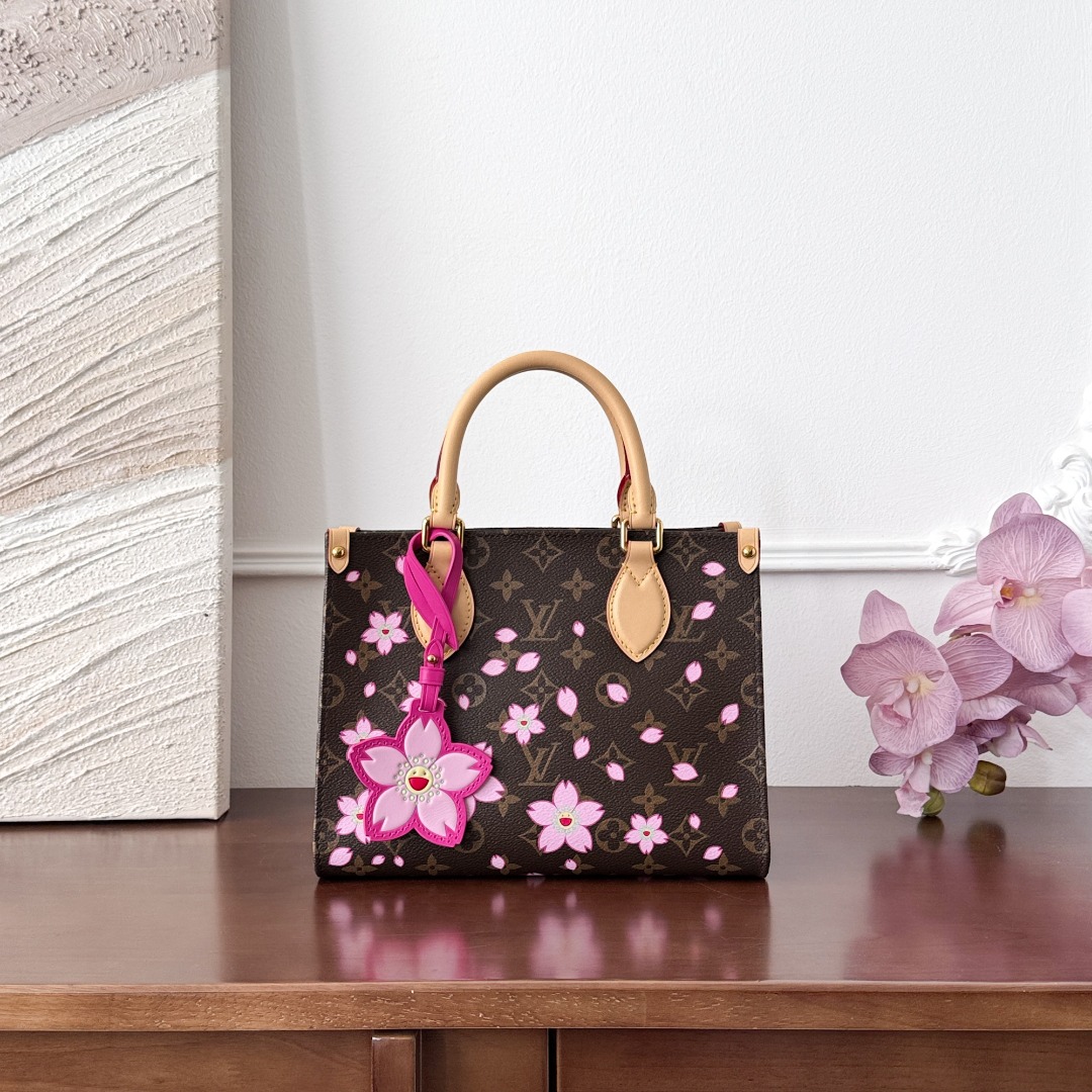 Louis Vuitton onthego-
M13269
19x11.5x25cm