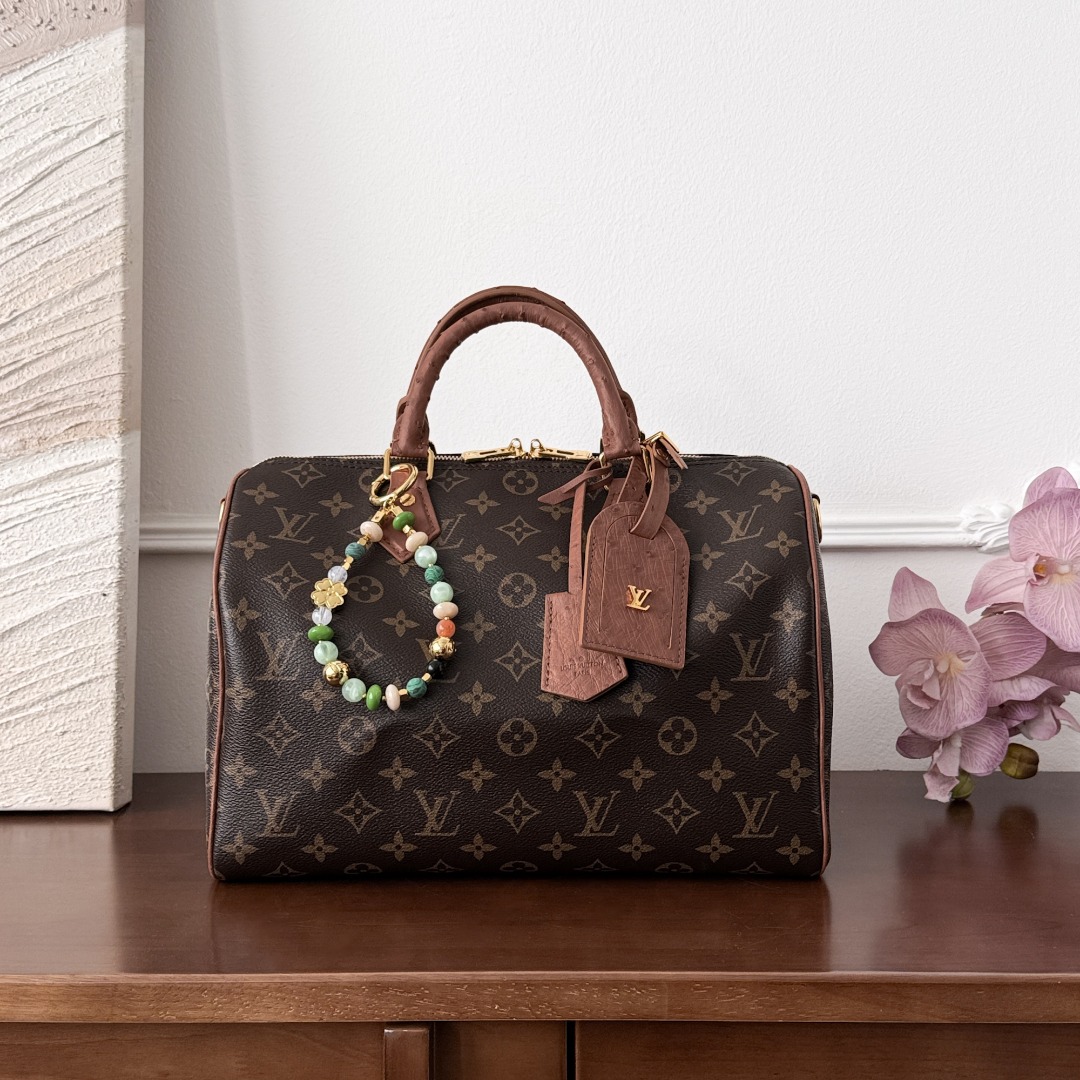 Louis Vuitton Speedy Soft 30 Boho
Monogram
9、