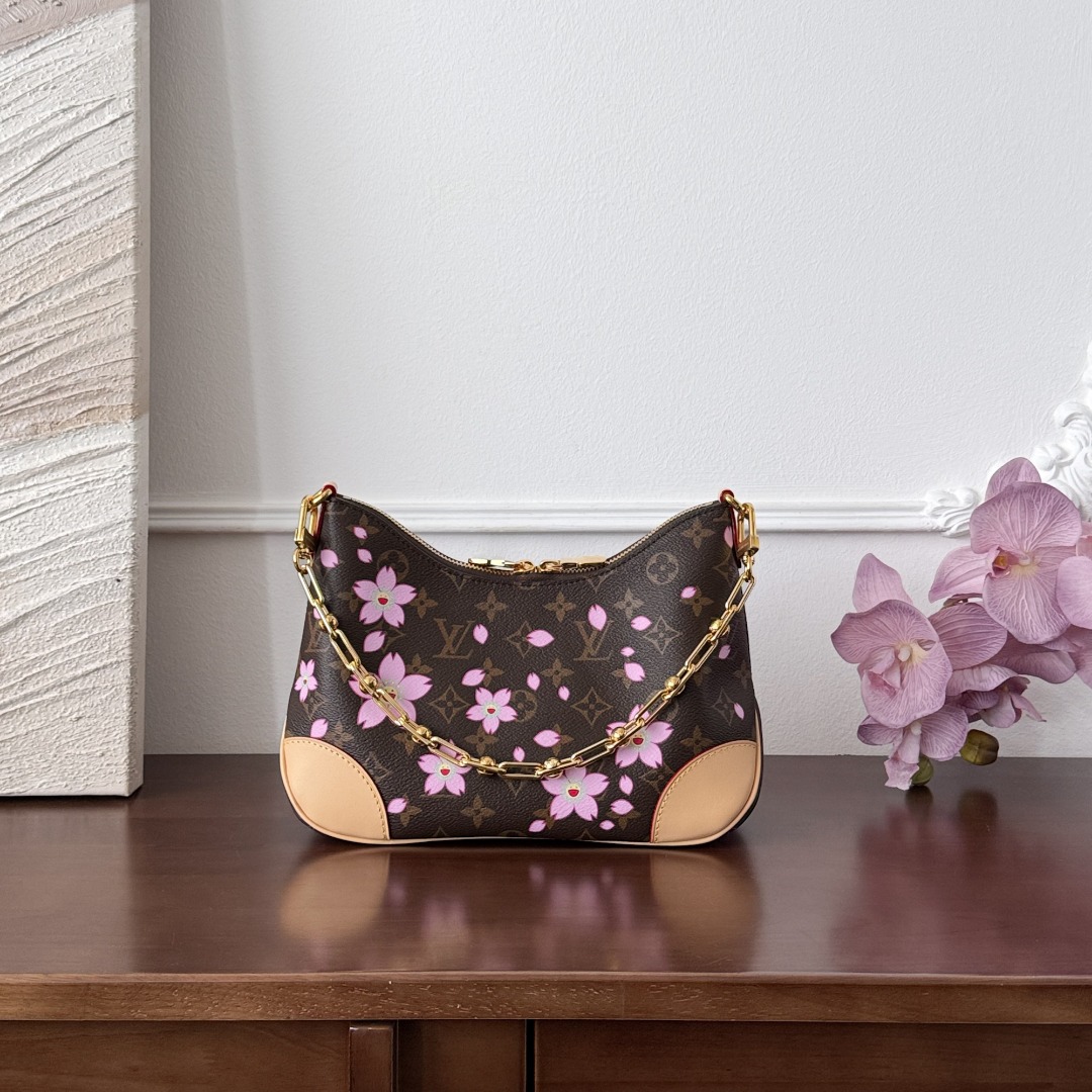 Louis Vuitton -
M13265
16x9.5x29cm