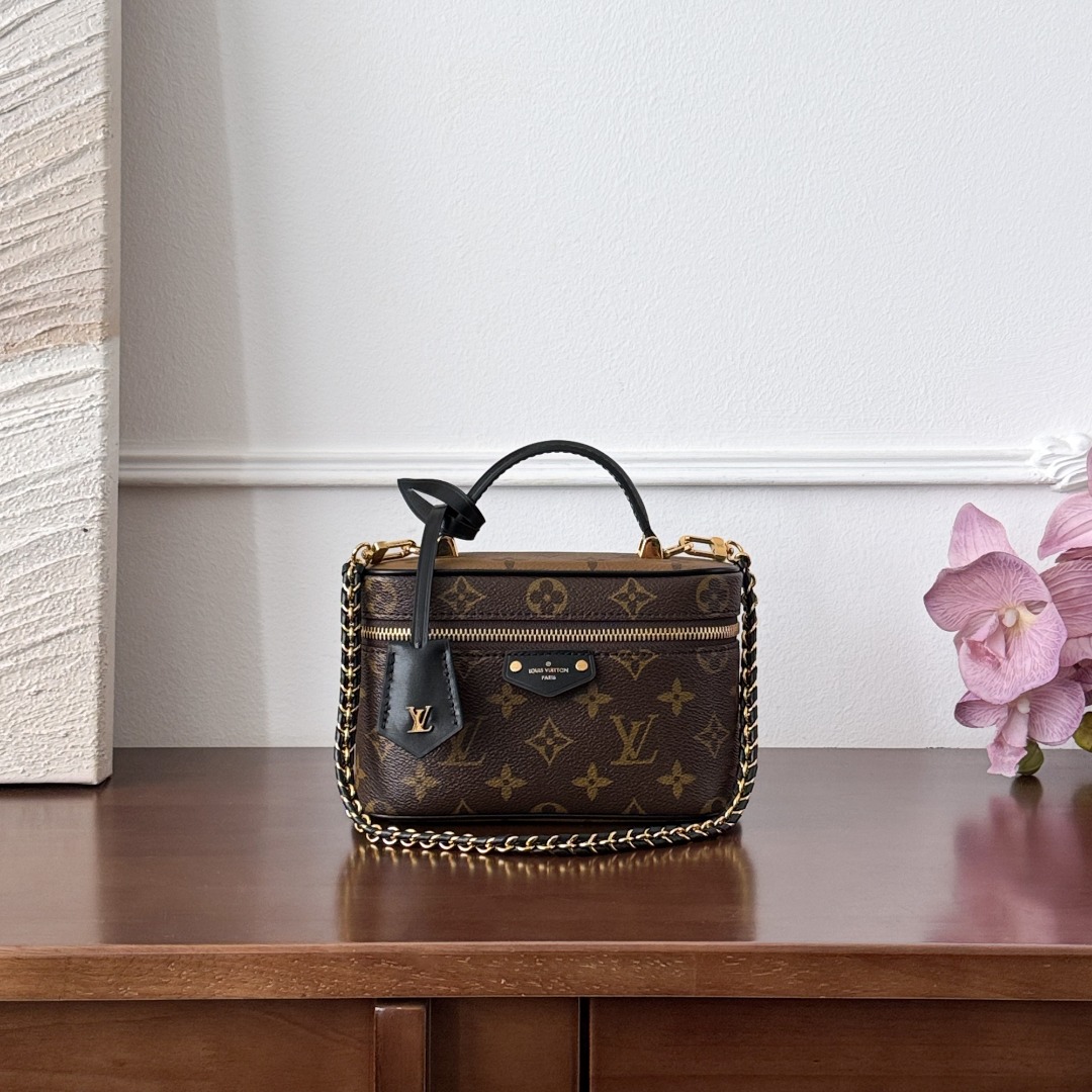 Louis Vuitton -
M47125
19x11.5x6.5cm