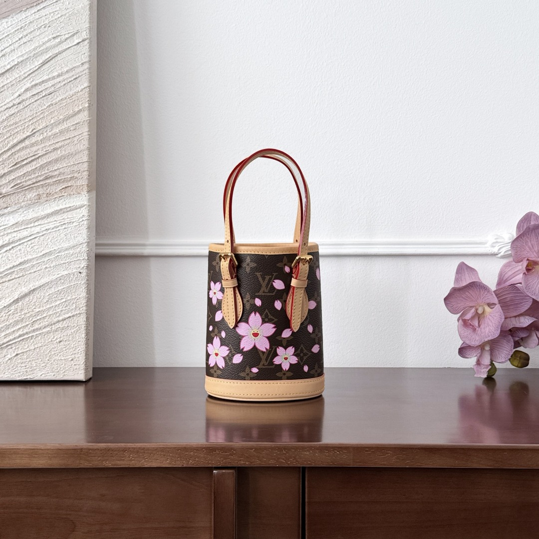 Louis Vuitton NÉONOÉ BB Monogram