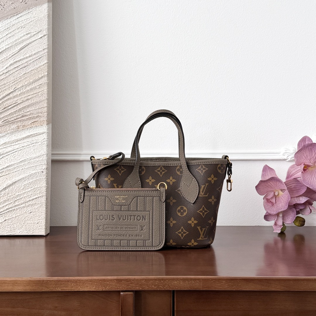 Louis Vuitton neverfullbb-
M12109
24x9x14cm