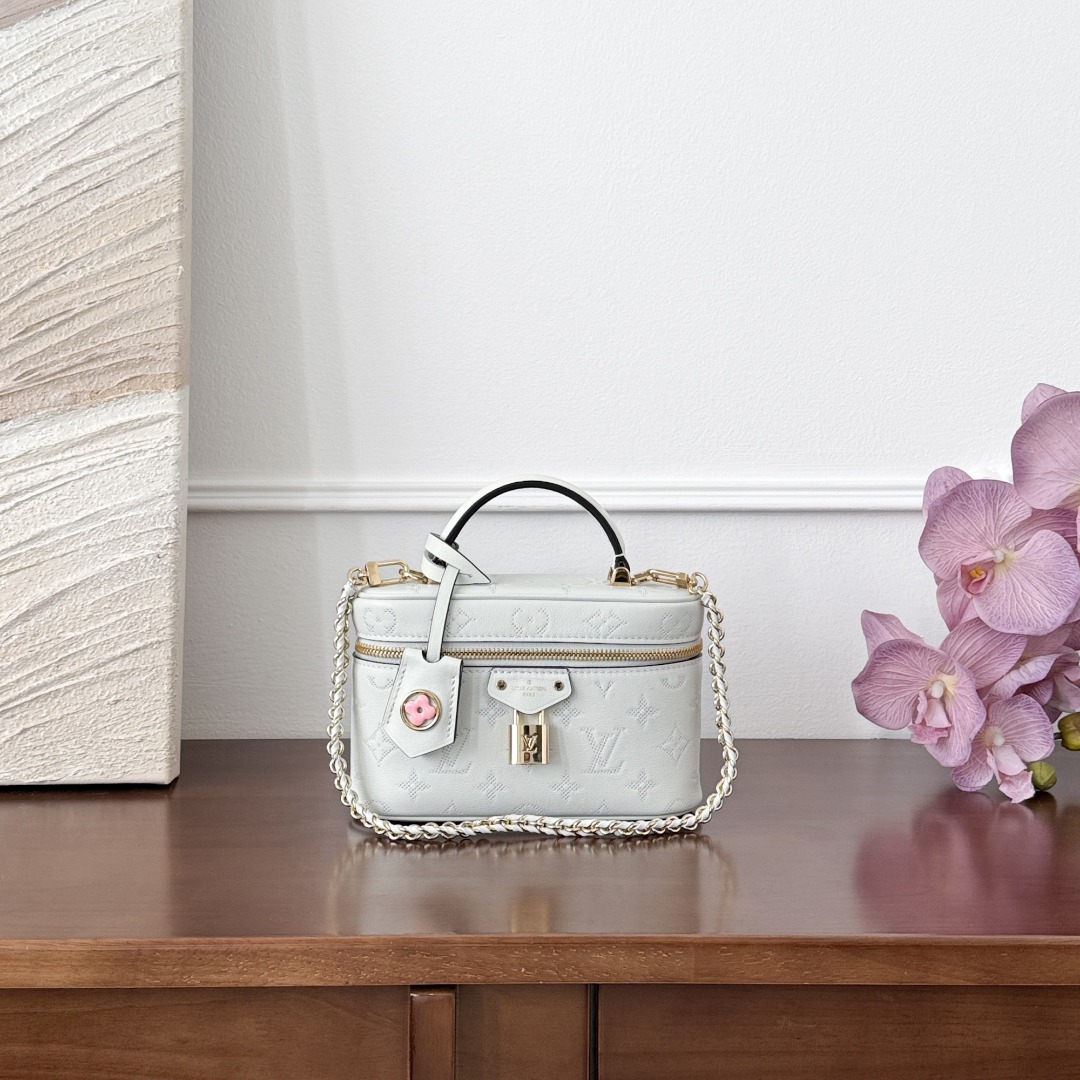 Louis Vuitton -
M11298- 
19x6.5x11.5cm