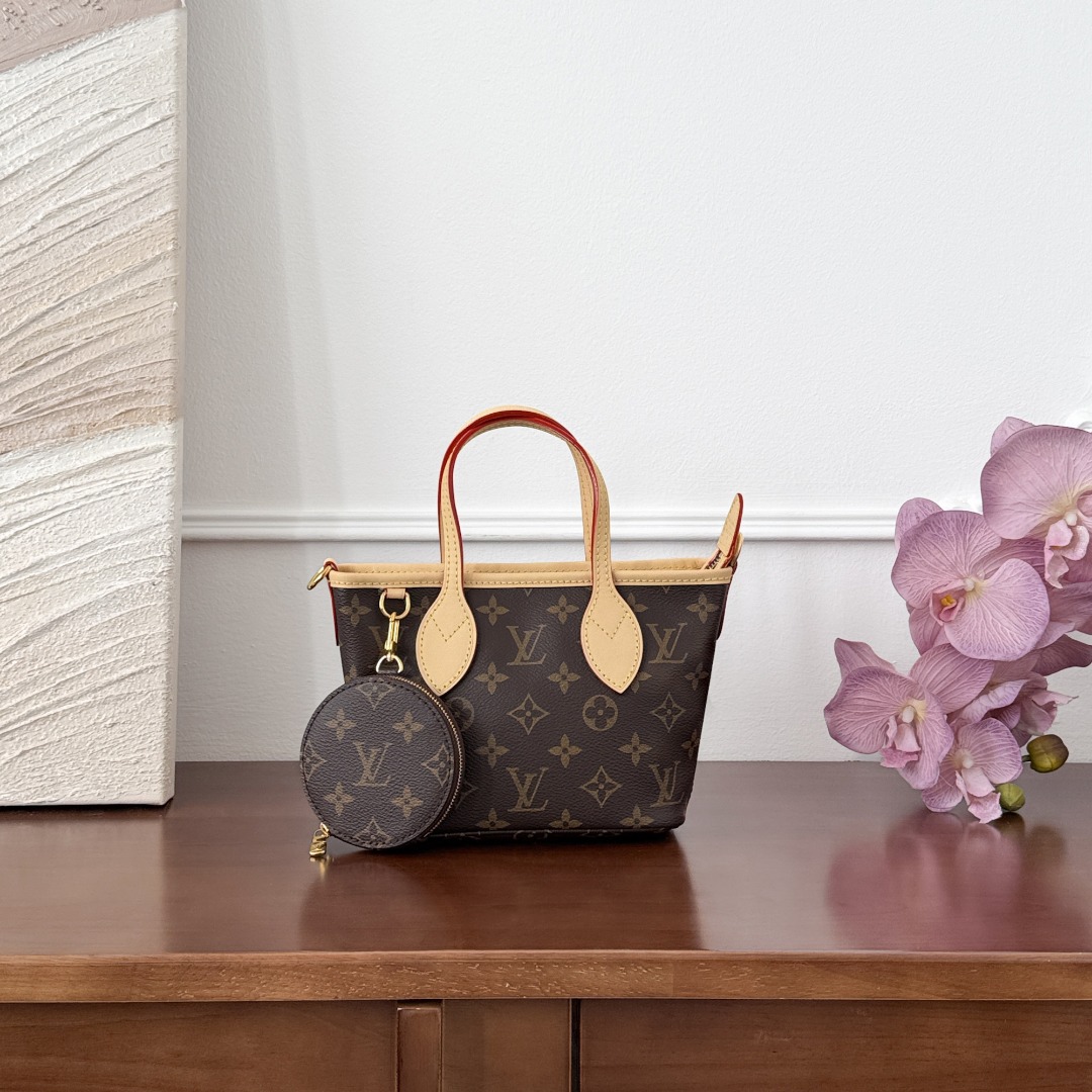 Louis Vuitton neverfullbb-
M46705
24x9x14cm