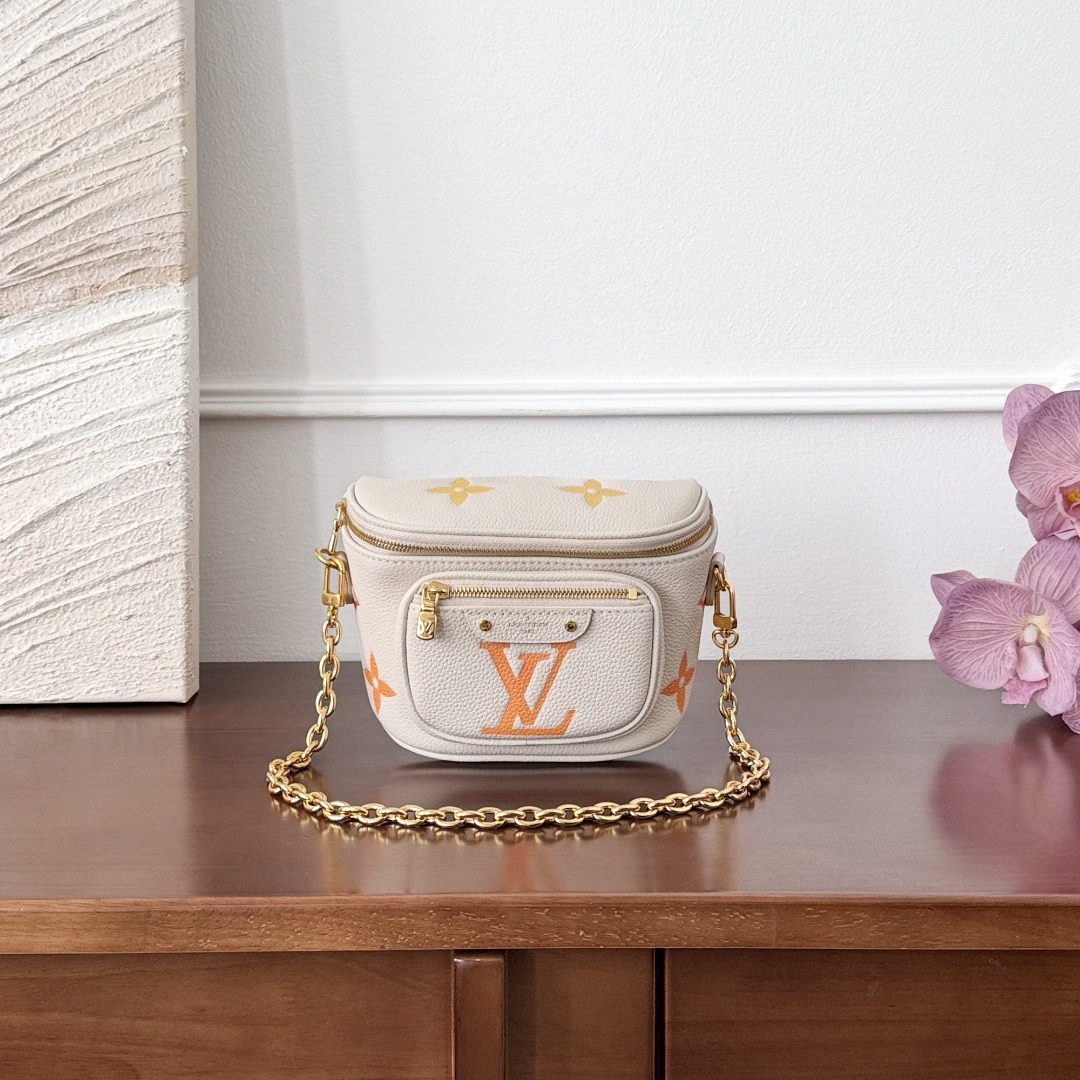 Louis Vuitton -
M82208
18x7x12cm