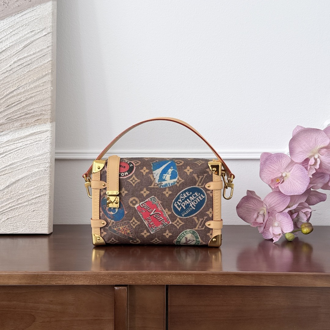 Louis Vuitton -
M47085
21x14x6cm