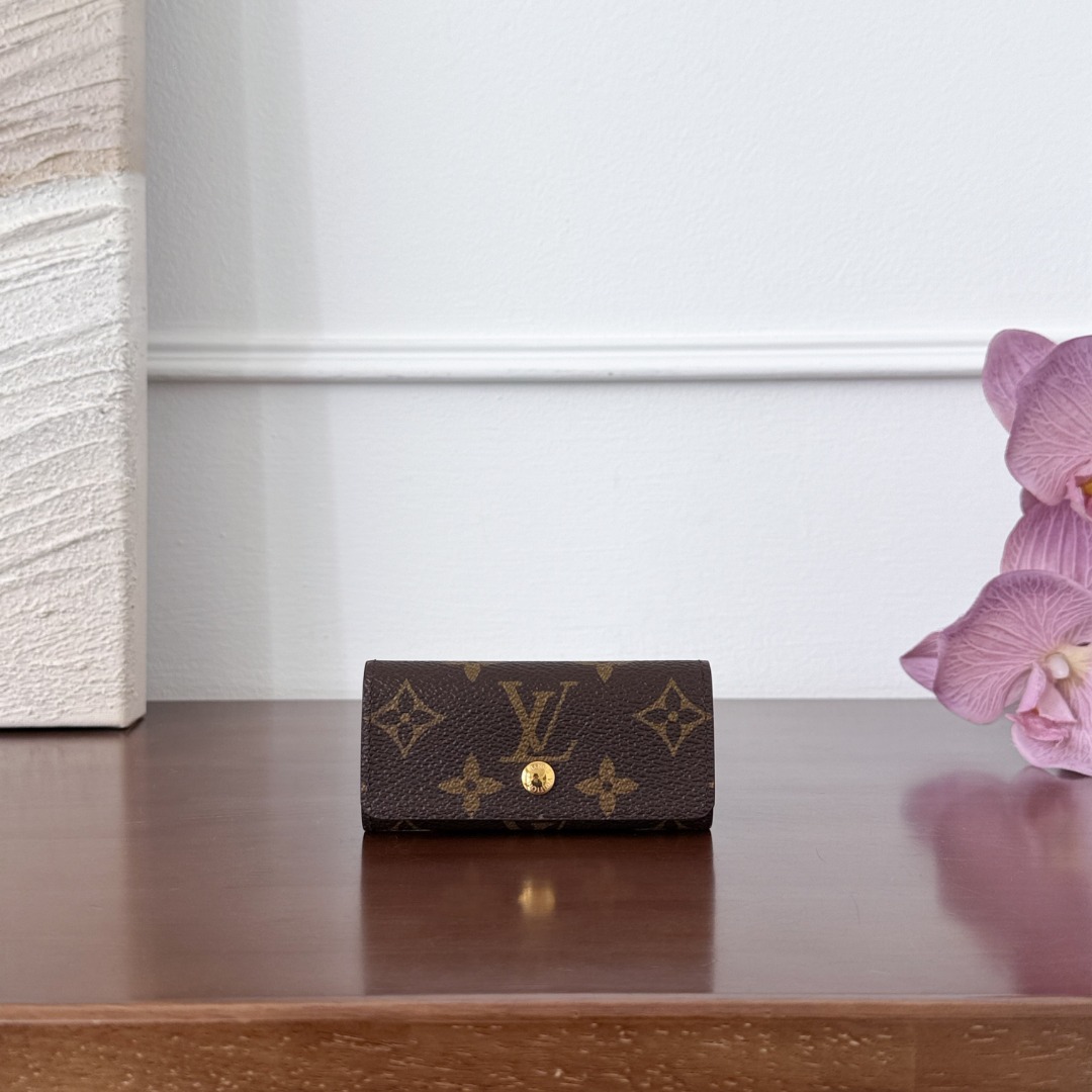 Louis Vuitton M25906
10x2x5cm