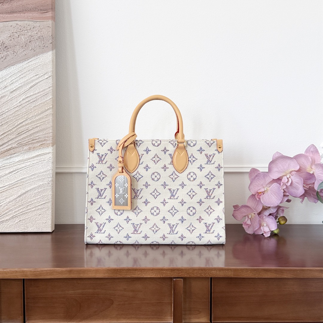 Louis Vuitton onthego-
M24708
35x27x14cm