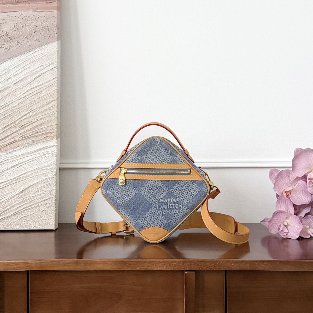 Louis Vuitton -
M40706
24x24x8cm