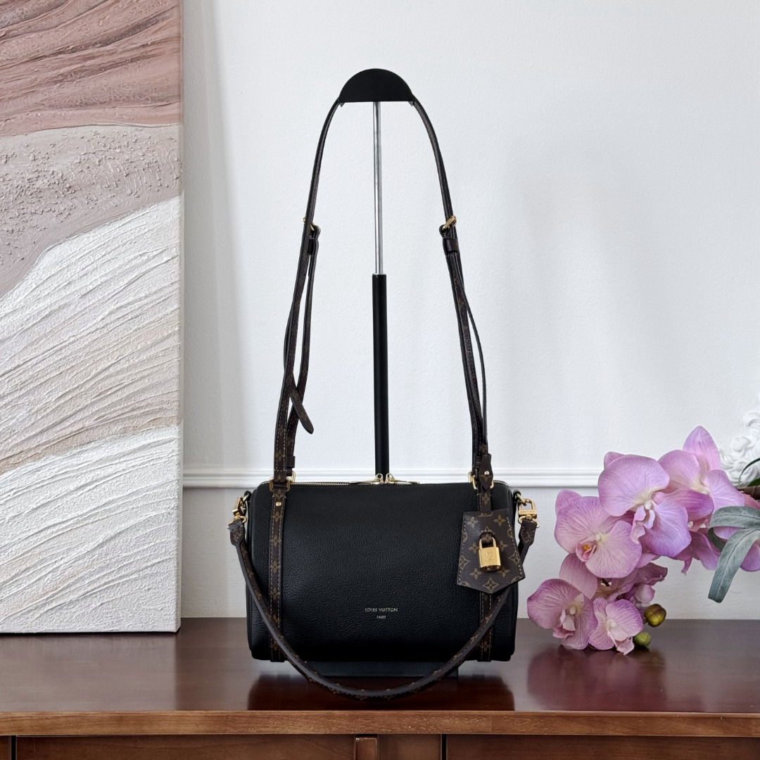 Louis Vuitton Express-
M26039
17x13.5x26cm