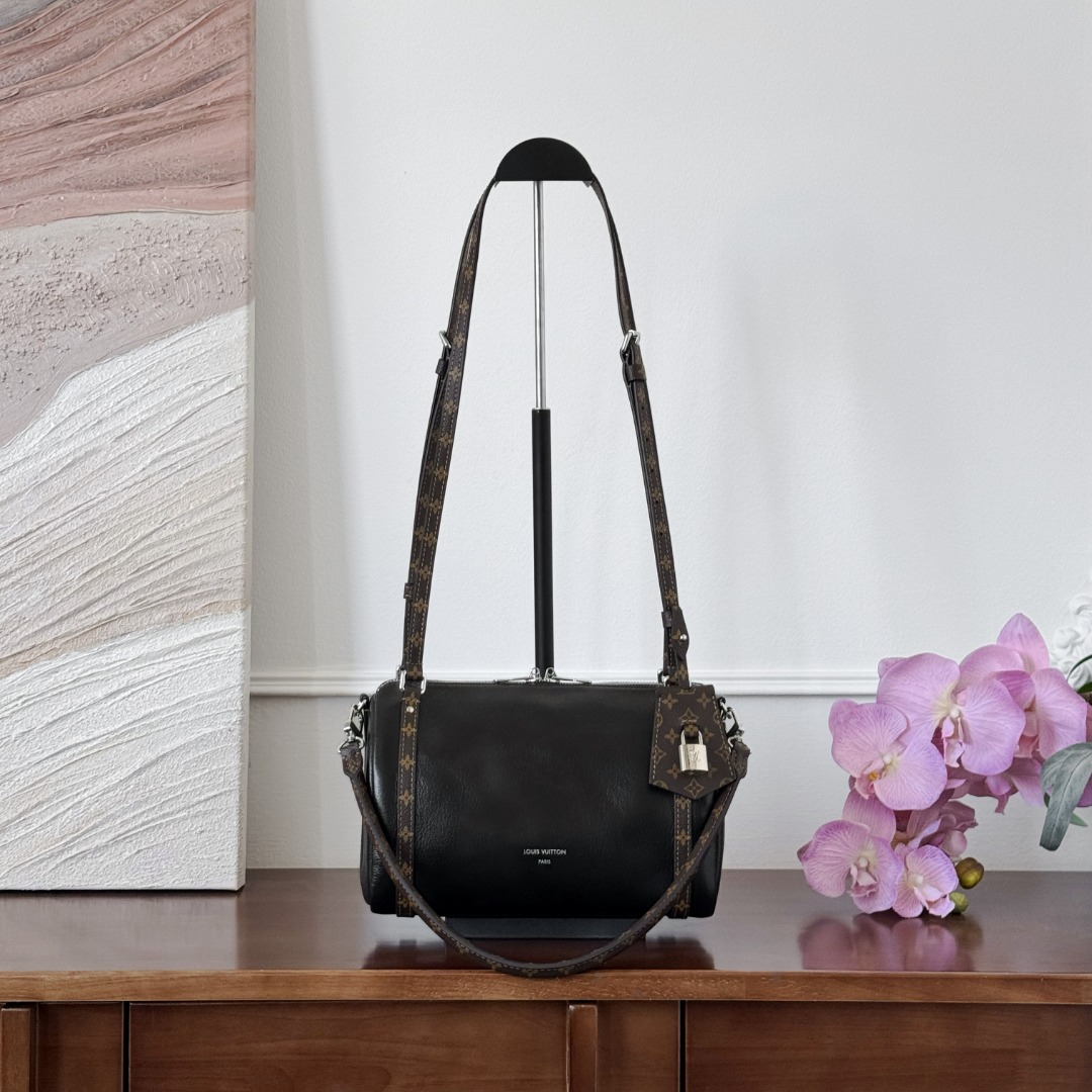 Louis Vuitton Express-
M27920
17x13.5x26cm