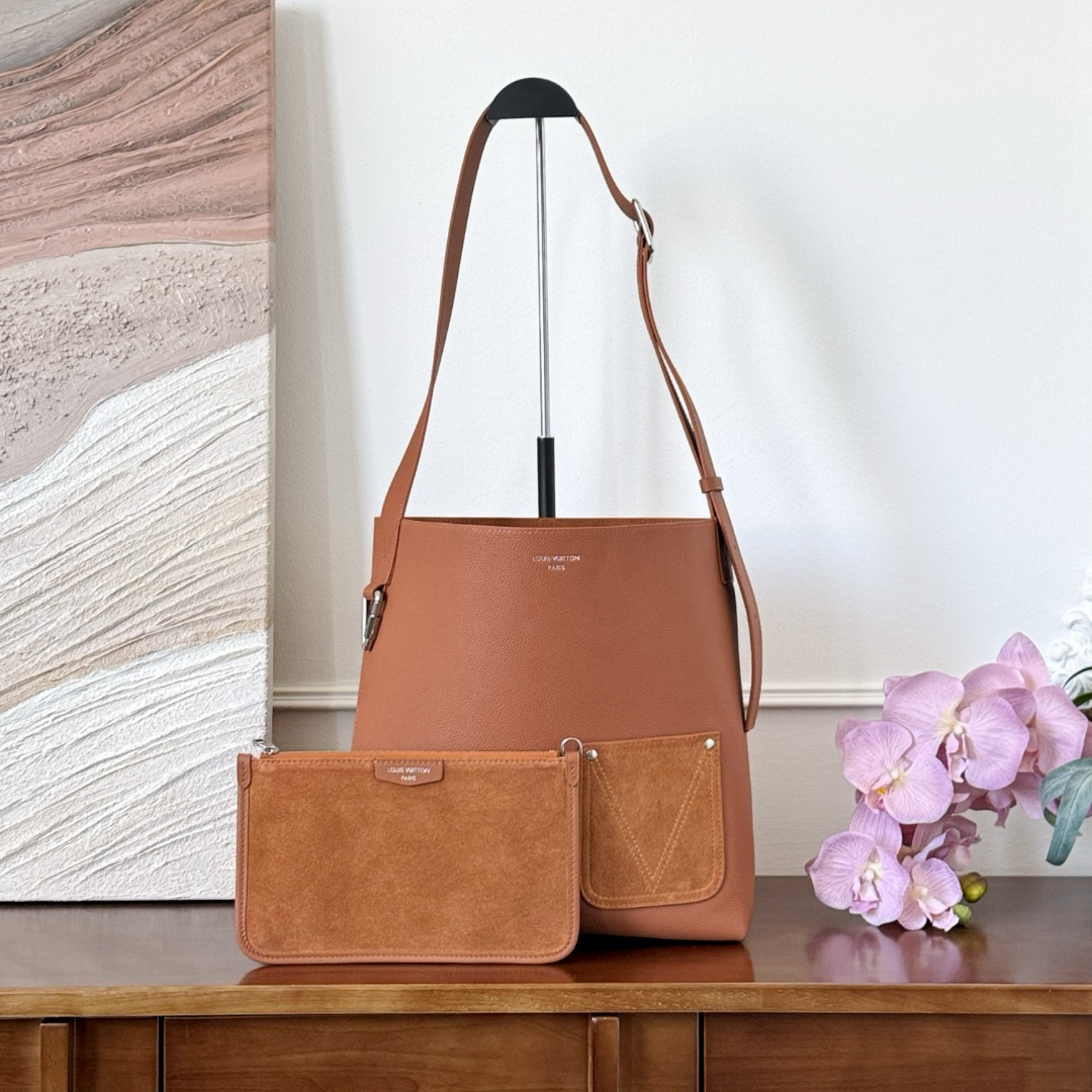 Louis Vuitton Verso hobo  Touch 。