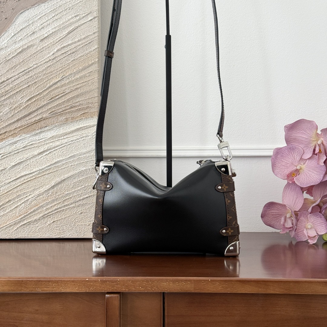 Louis Vuitton Side Trunk - 
15195
21x14x6cm