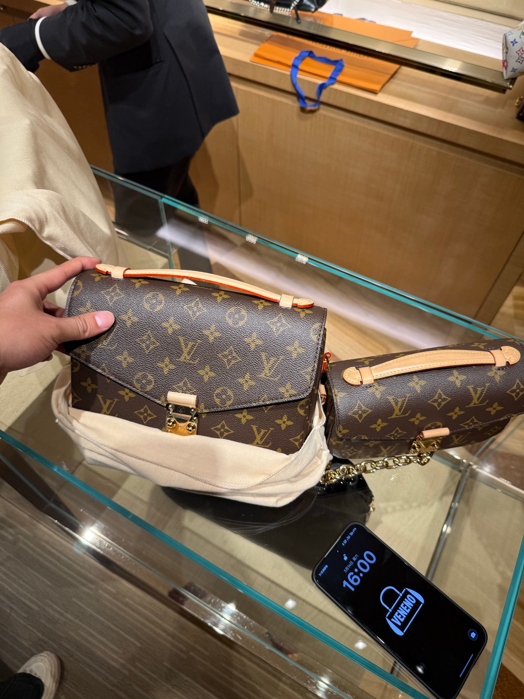 Louis Vuitton 。 YB。 。