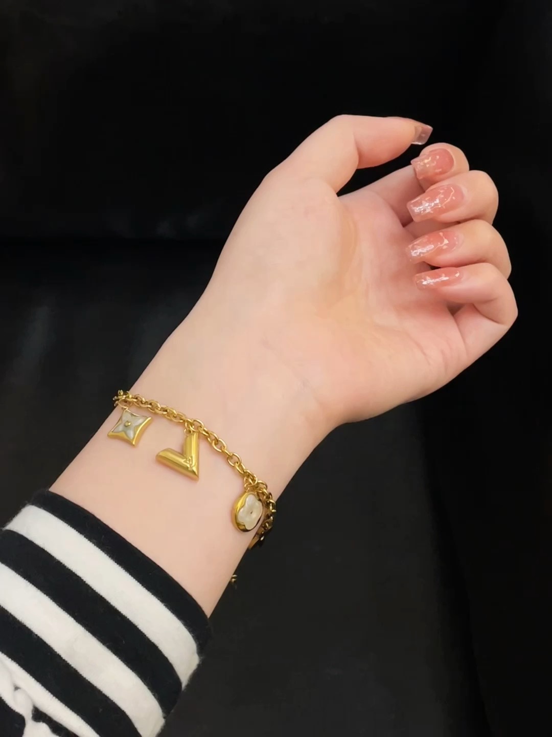 Louis Vuitton Bracelet - Comprehensive