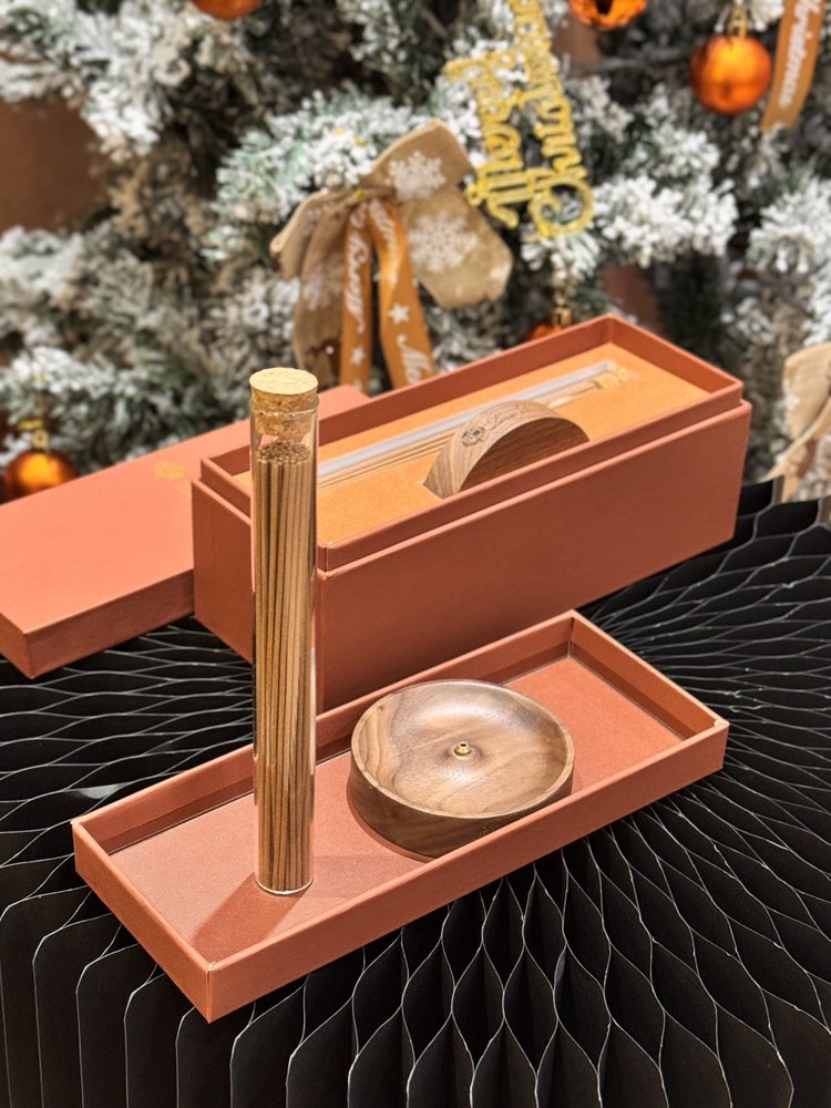 The fragrance of incense is unparalleled - Perfume 4