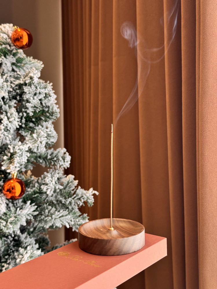 And I found that the incense smoke really has a unique beautyHowever, ha - Comprehensive 3