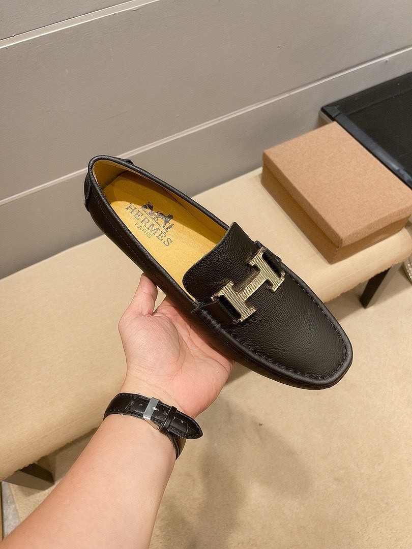 NO:830304,(actual price), brand HEMES Hermès slip-on boat shoes, the same style as Hu Ge [Strong] [Lightning] High-end pebbled leather upper, luxurious, low-key and connotative, [Proud] Imported calfskin, comfortable and breathable, genuine cow leather, continuing Hermès's persistence for hundreds of years to create each unique product for the public, designed by a Turkish master himself  [Strong] [Strong] The main store at No. 24 Avenue Faubourg in Sainte-Tennes, France, is on sale at the same time. It is fashionable and casual. All the clothes are versatile. Hurry up and check out the pictures to get the most popular styles!  Standard code 37-47,,hermes,cowhide19860909(实价),品牌HEMES爱马仕套脚船鞋,胡歌同款哦[强][闪电] 牛皮鞋面高端荔枝纹,奢华 低调有内涵,[得意]进口小牛皮,舒适透气牛里真才实料、延续了爱马仕所坚持不懈了百年为大众打造每一款都独具匠心的产品,土耳其大师亲自操刀设计 [强][强]法国圣特娜福宝大道24号总店同步发售,大气时尚、休闲为一身,所有服饰百搭款,快快上图、爆款！标准码37-47,,hermes,cowhide,Men's shoes