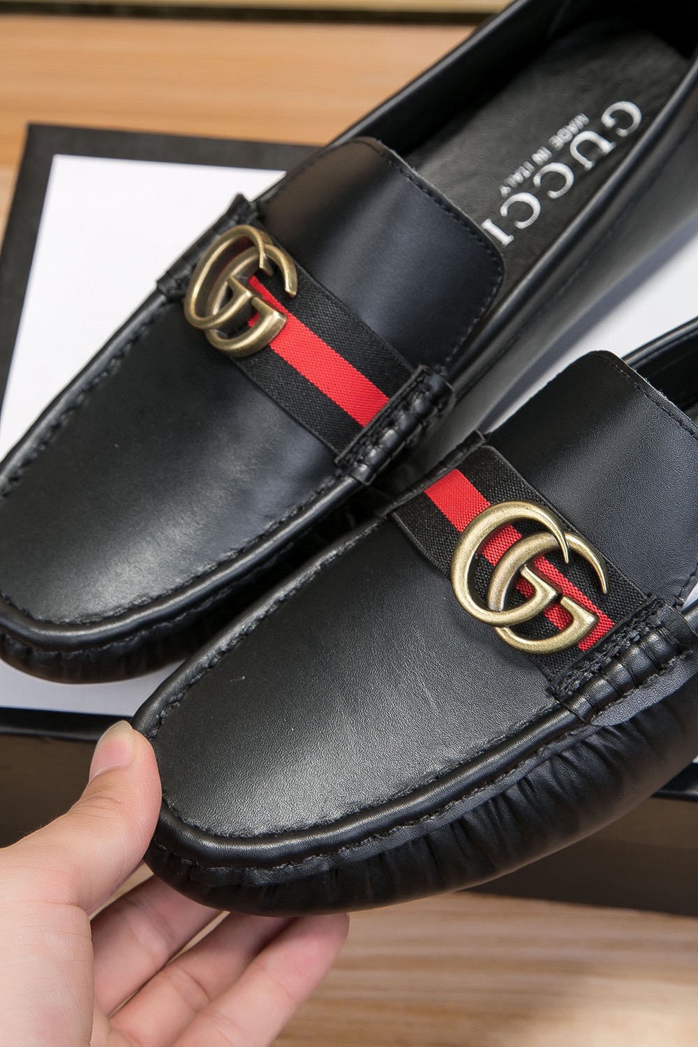 NO:830314,(Real price) [Gucci] Original new model + hot model, Gucci men's official flagship store high-end business casual shoes, the latest elements are popular all over the world, the official website is hot selling, original version, popular counter, original soft cowhide imported from Italy, original non-slip outsole, comfortable and breathable real cowhide material, comfort speaks for itself with quality, give people double face, standard code 37-47,,cowhide19860909(实价)【古奇】原单新款+爆款,古奇男士官方旗舰店高端商务休闲豆豆鞋,最新元素潮爆全球,官网火爆热卖,原版版本,专柜爆款,鞋面意大利进口原版柔软牛皮,原版防滑大底,舒适透气牛里真材实料,舒适以质量说话,送人双倍面子 标准码37-47,,cowhide,Men's shoes
