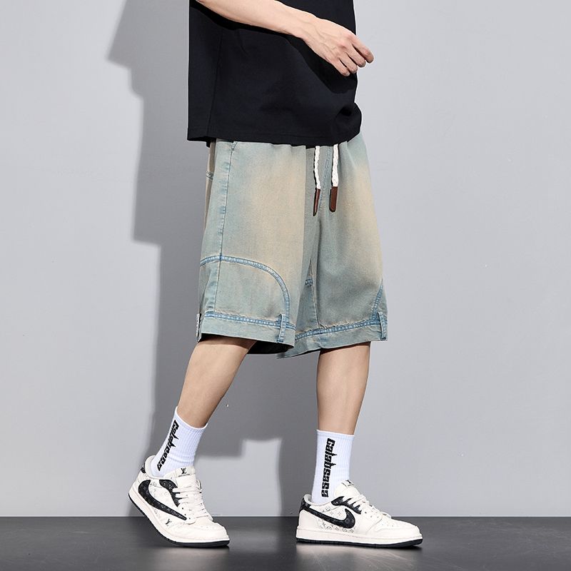  💰120。
MONCLER/蒙口夏季轻薄透气立体休闲宽松莱赛尔天丝牛仔短裤。
采用莱赛尔天丝面料（莱赛尔63%，25%聚酯纤维，12%粘纤），冰丝垂感，上身一眼炸 必须来一条万能百搭神裤 透气 炒鸡酷！！！ 高级莱赛尔天丝牛仔面料 大厂做工 质量很棒 高街感直接拉满  闭眼入！！！ 版型宽松非常百搭立体剪裁显腿长  男女情侣款！可轻松驾驭多种搭配！！！
颜色：黑    天蓝   黄泥
尺码：M-4XL