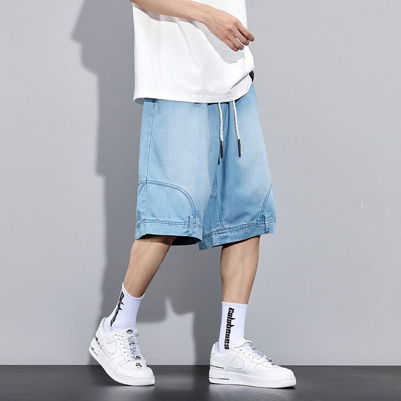  💰120。
MONCLER/蒙口夏季轻薄透气立体休闲宽松莱赛尔天丝牛仔短裤。
采用莱赛尔天丝面料（莱赛尔63%，25%聚酯纤维，12%粘纤），冰丝垂感，上身一眼炸 必须来一条万能百搭神裤 透气 炒鸡酷！！！ 高级莱赛尔天丝牛仔面料 大厂做工 质量很棒 高街感直接拉满  闭眼入！！！ 版型宽松非常百搭立体剪裁显腿长  男女情侣款！可轻松驾驭多种搭配！！！
颜色：黑    天蓝   黄泥
尺码：M-4XL