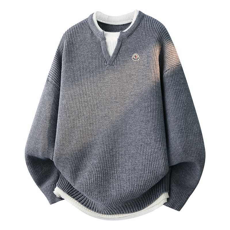 💰185。MONCLER/蒙口秋冬情侣款宽松复古休闲百搭长袖假两件拼接圆领慵懒针织毛衣。
采用新型针织面料，健康舒适。翻领拼接设计，开衫设计是功能性很强的一款外套，非常舒适、方便。胸前刺绣小logo，高端定制材质，上身效果非常棒！男女都可以驾驭
颜色：黑  灰  深蓝  卡其
尺码：M&mdash;4XL