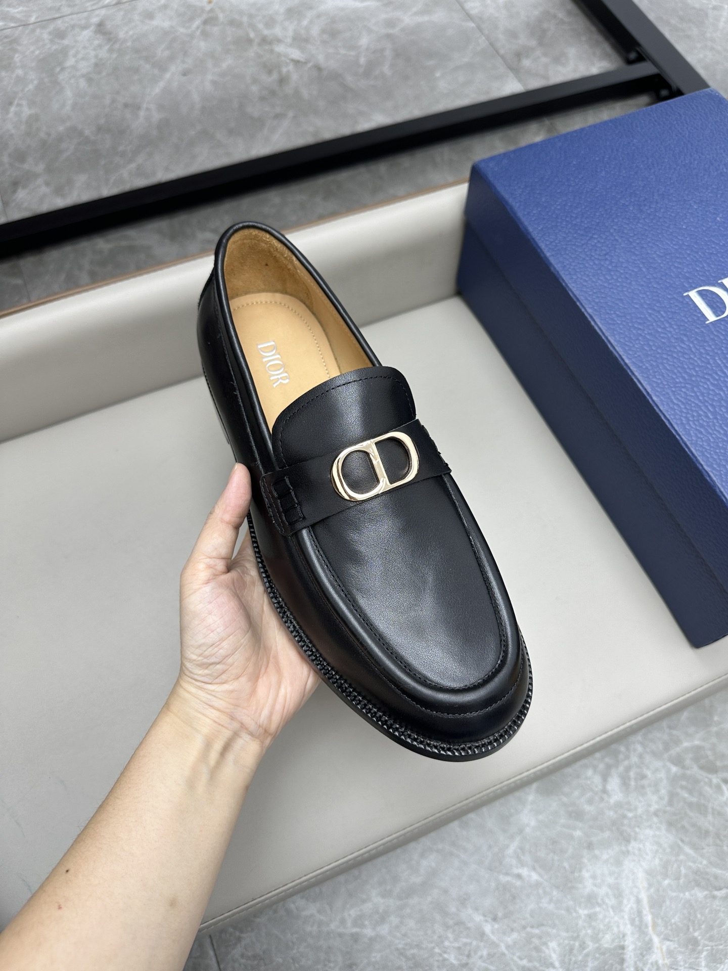 Dior 迪奥男士皮鞋 - 輝くスタイルと快適さの融合