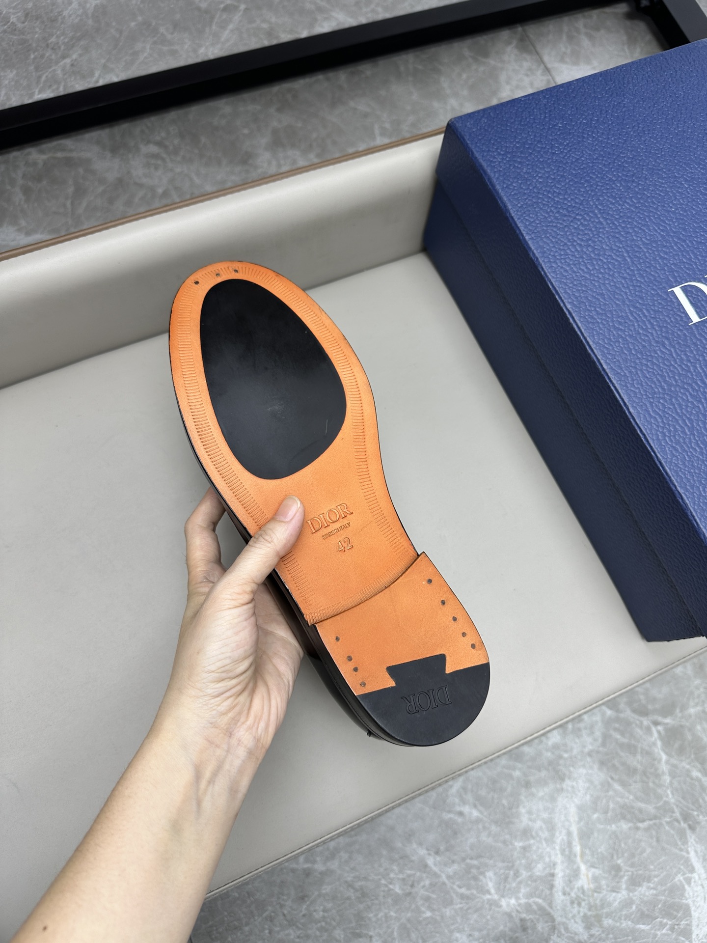 Dior 迪奥男士皮鞋 - シンプルでスタイリッシュな真皮シューズ