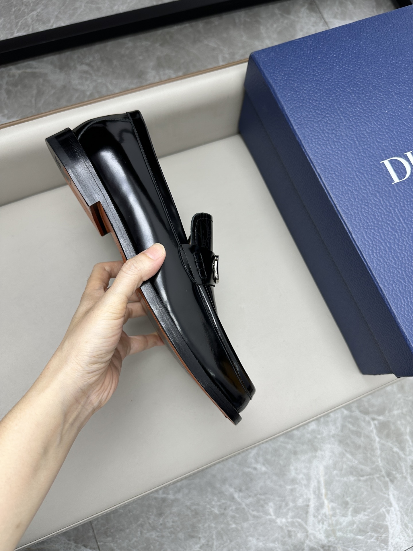 Dior 迪奥男士皮鞋 - シンプルでスタイリッシュな真皮シューズ