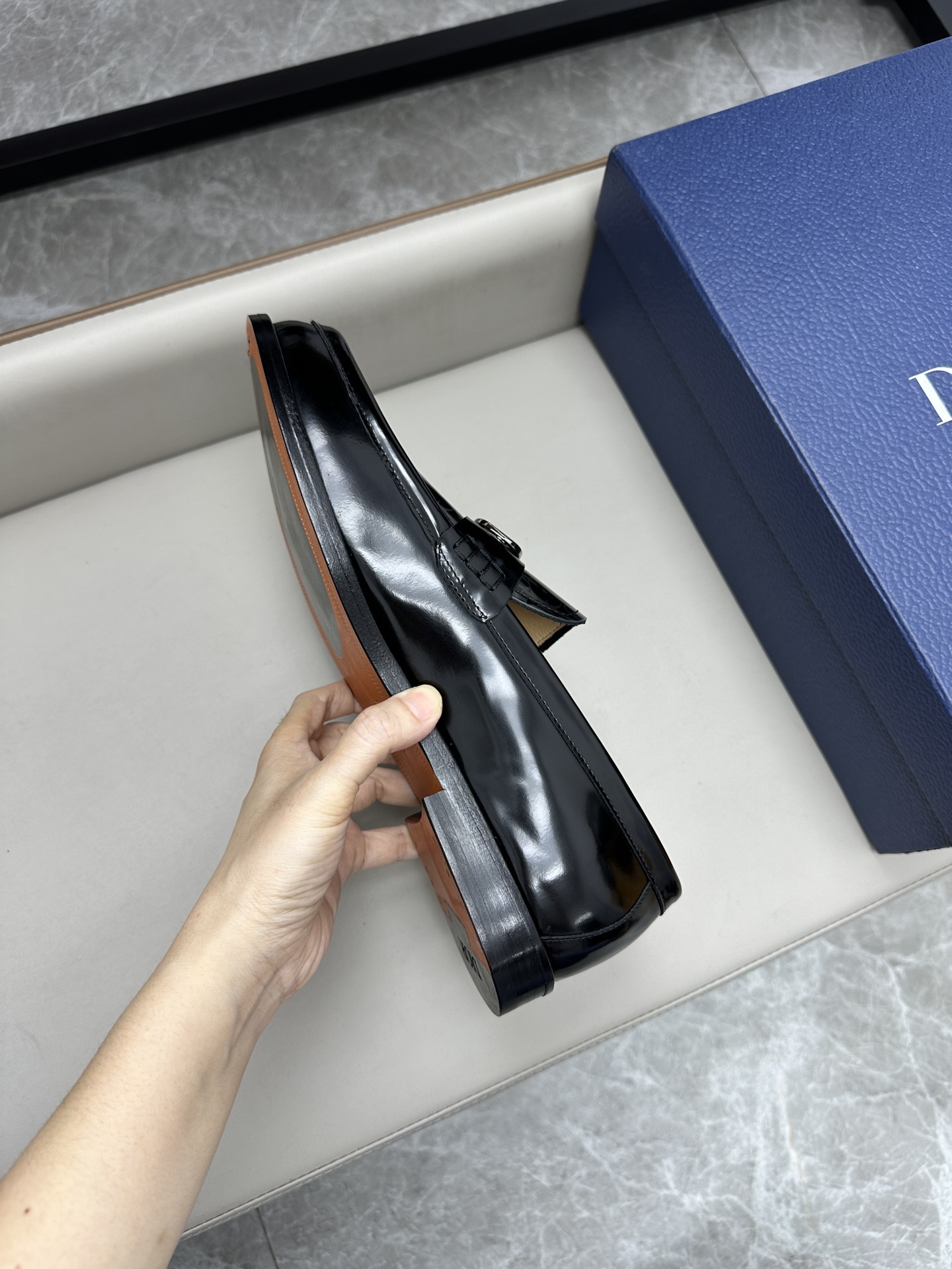 Dior 迪奥男士皮鞋 - シンプルでスタイリッシュな真皮シューズ