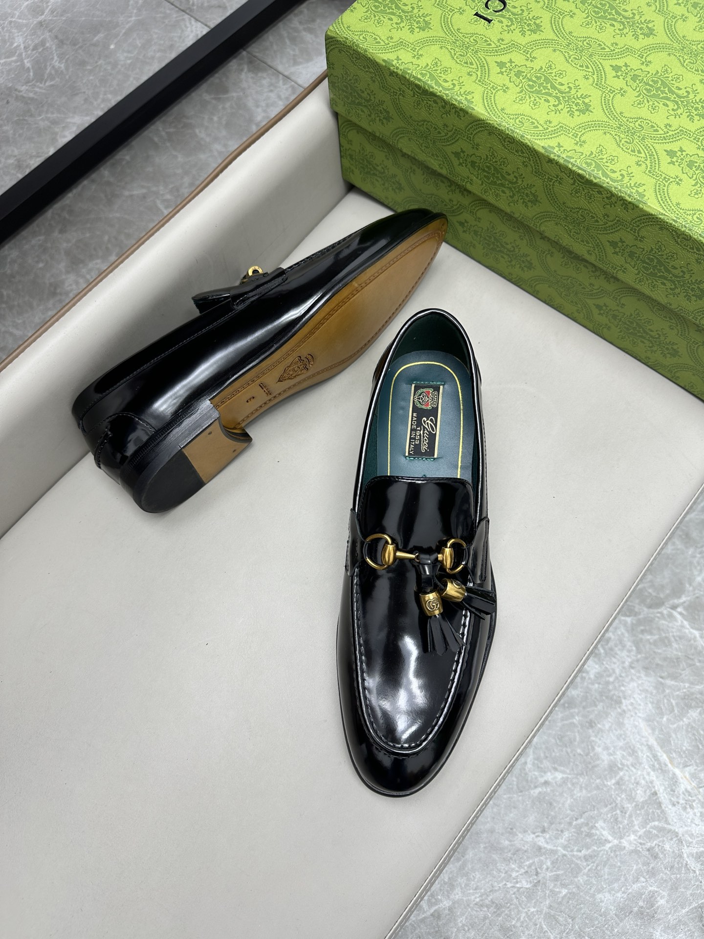 Gucci 古驰古奇 シンプルでスタイリッシュな革靴