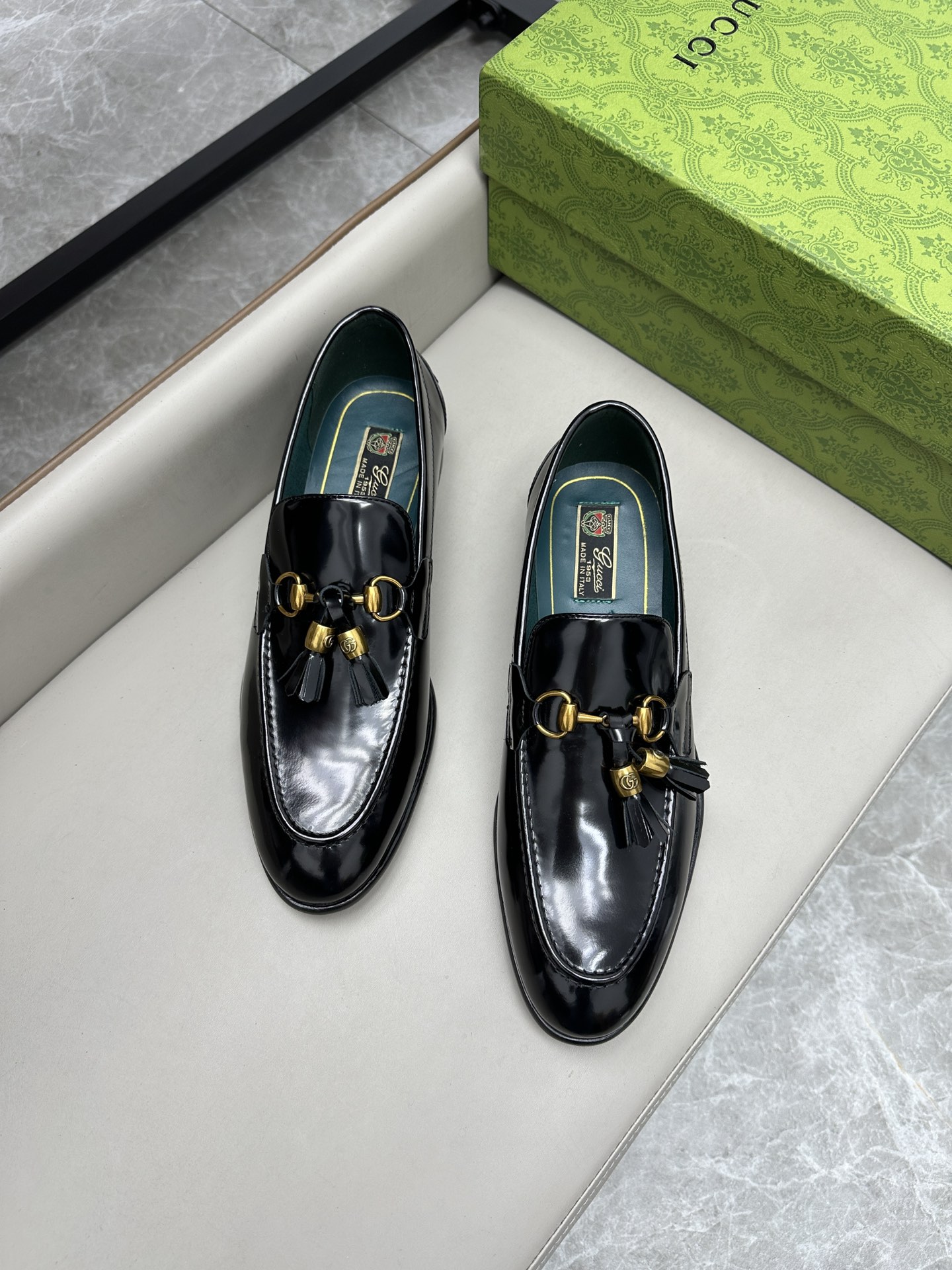 Gucci 古驰古奇 シンプルでスタイリッシュな革靴