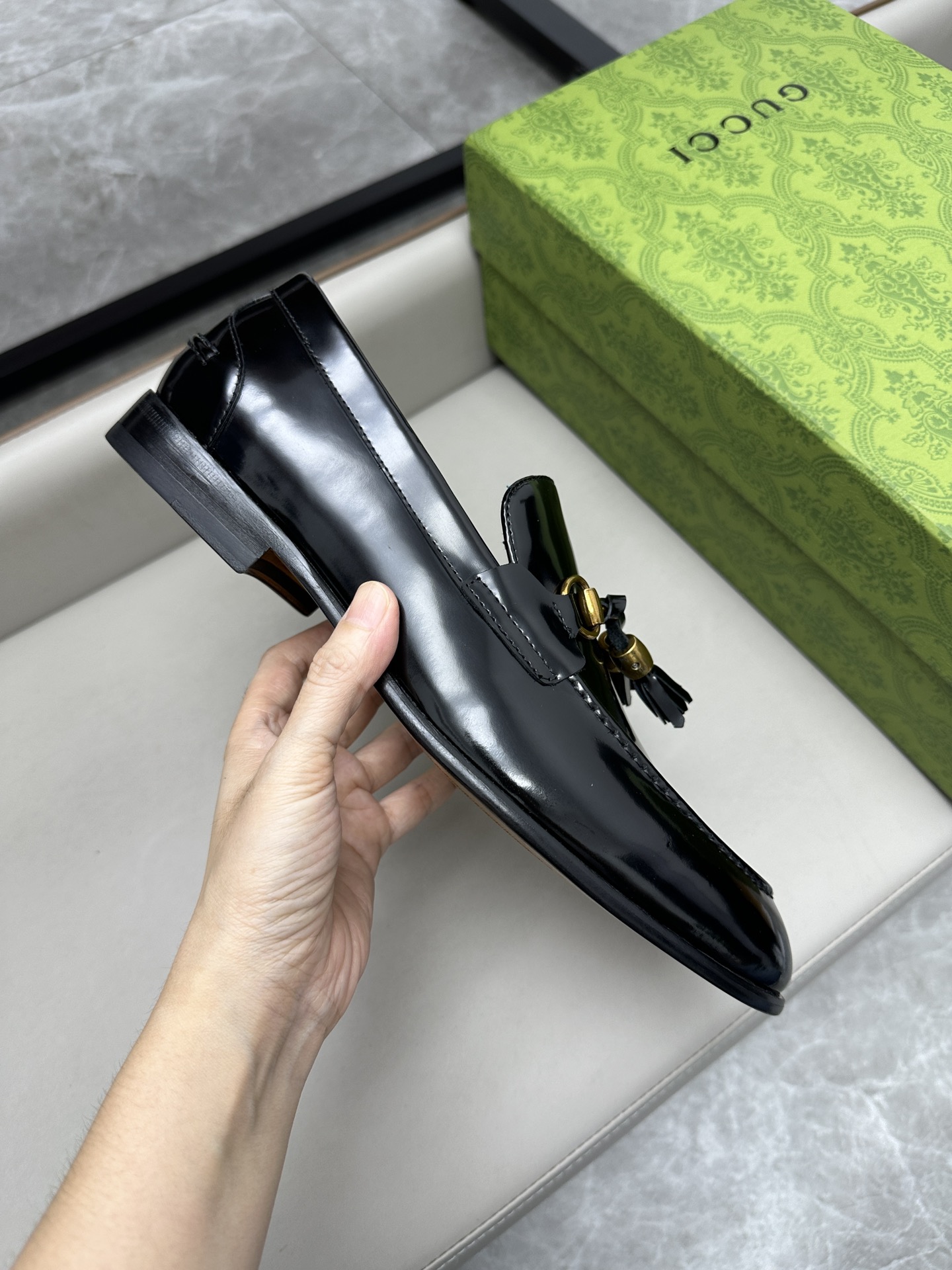 Gucci 古驰古奇 シンプルでスタイリッシュな革靴