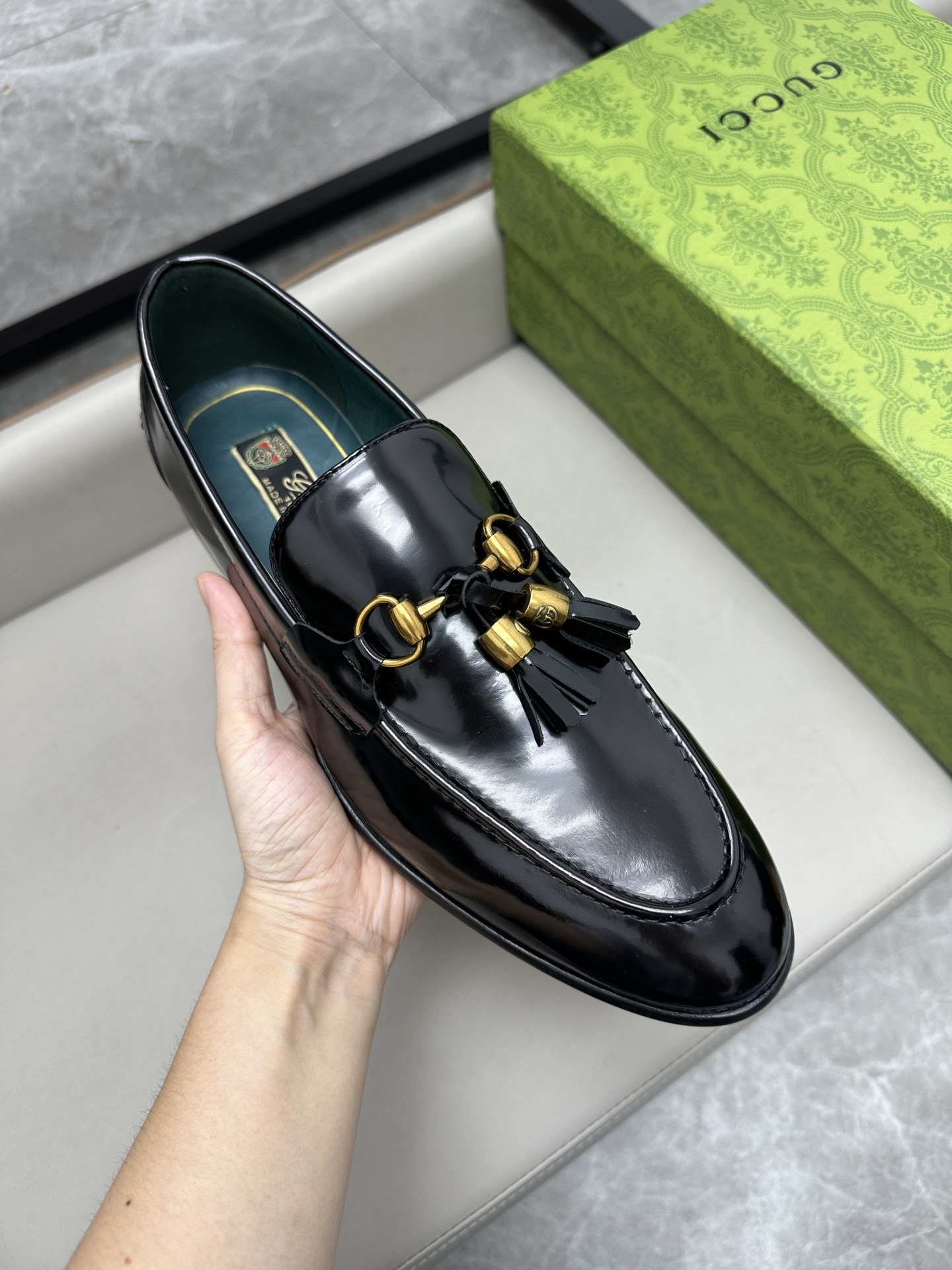 Gucci 古驰古奇 シンプルでスタイリッシュな革靴