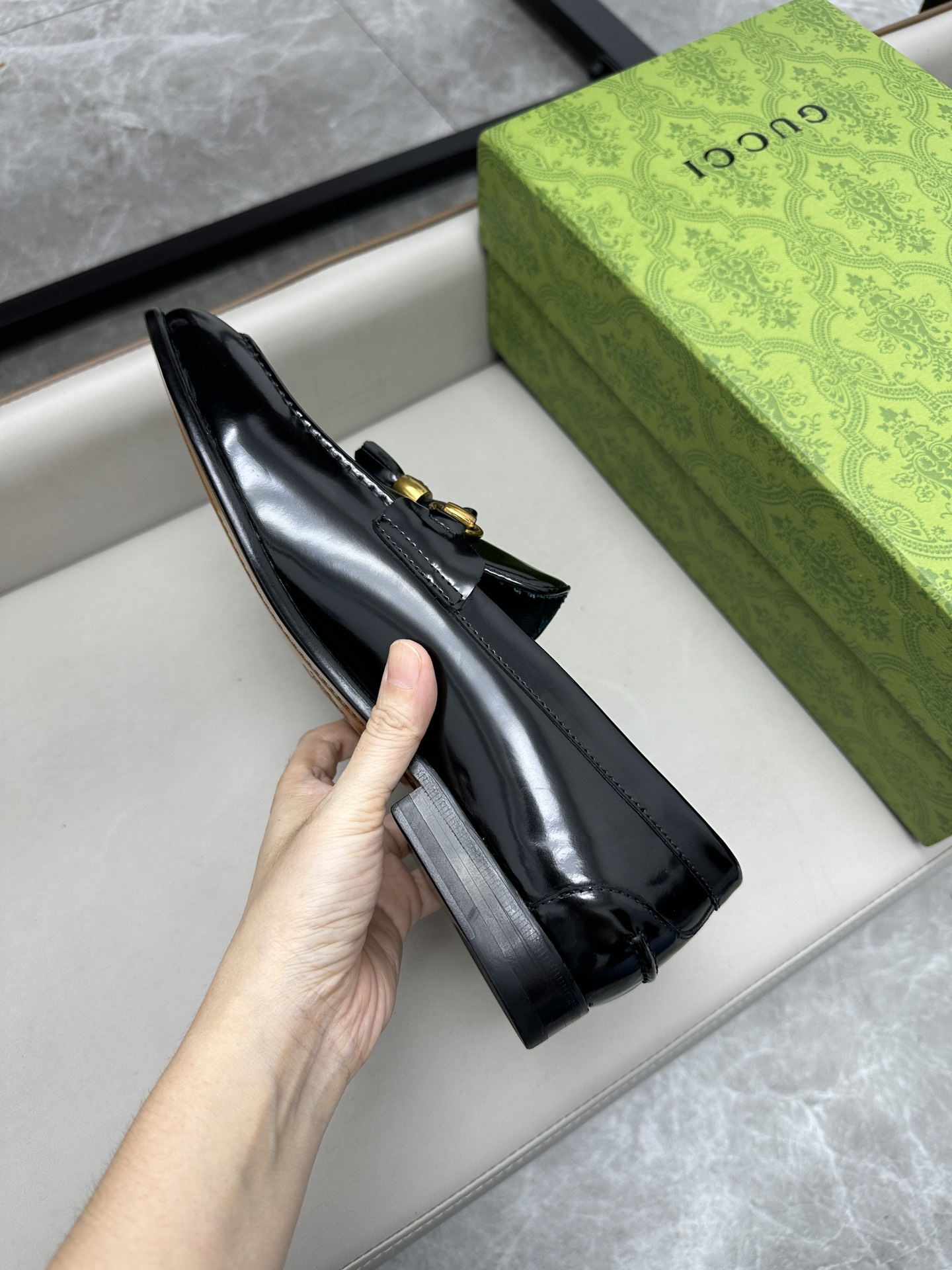 Gucci 古驰古奇 シンプルでスタイリッシュな革靴