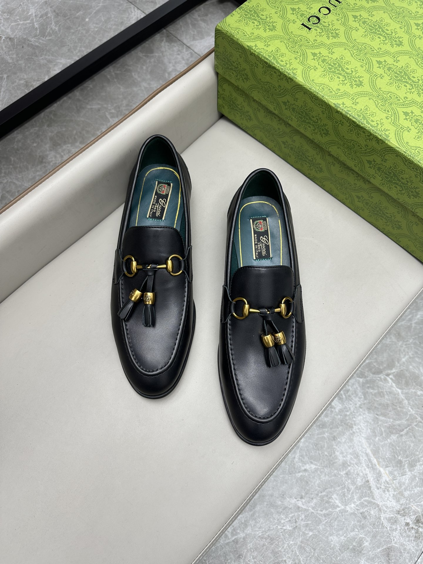 Gucci 古驰古奇 新款 脚に優しいデザインの皮鞋