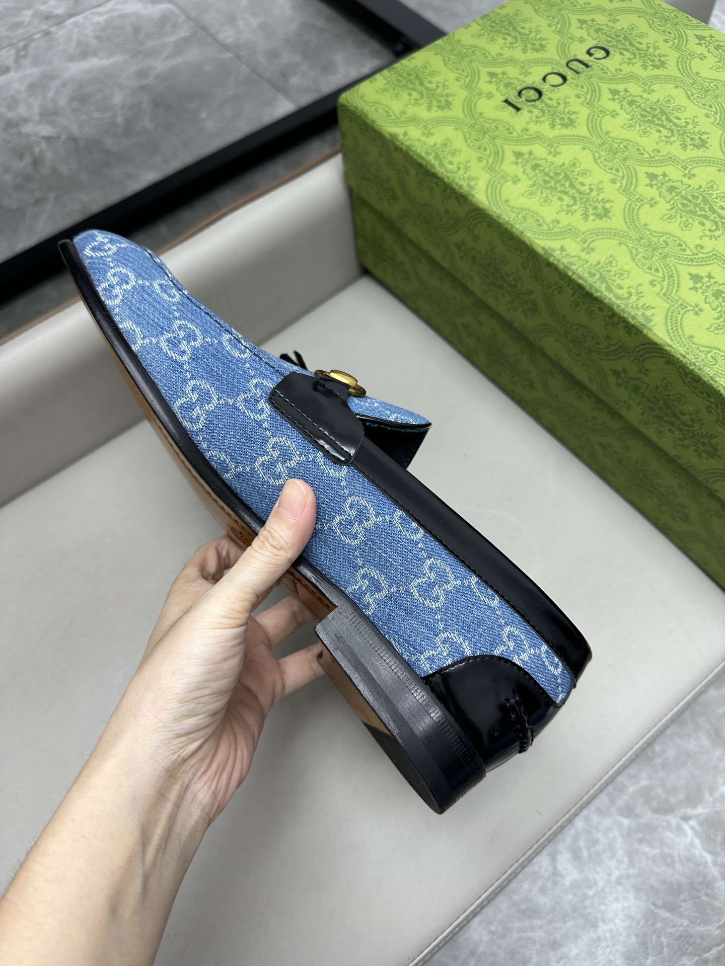 Gucci 古驰古奇のスタイリッシュな牛革ソール皮靴