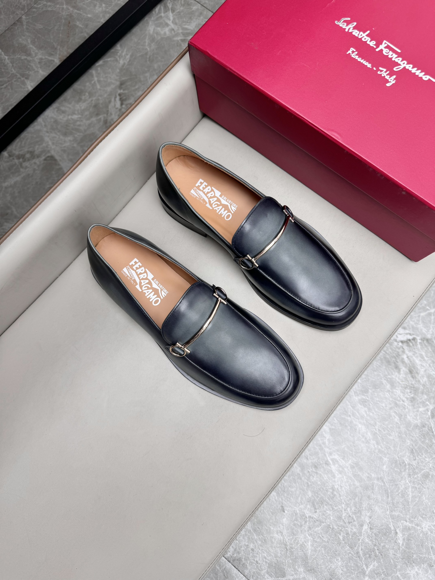 Salvatore Ferragamo Men's Leather Loafers - Business Casual Style 2 i1731945931 7705 0