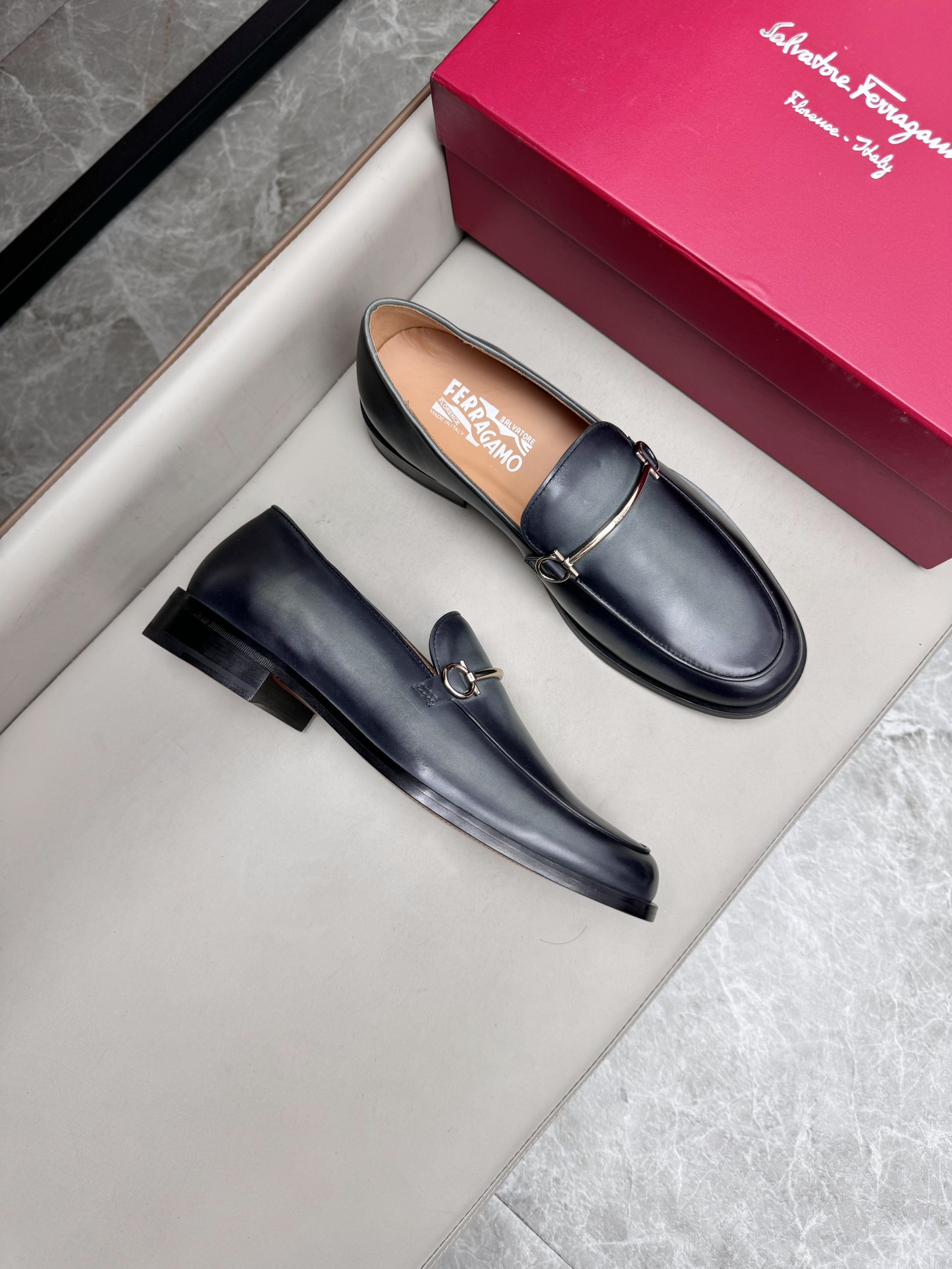 Salvatore Ferragamo Men's Leather Loafers - Business Casual Style 3 i1731945931 9285 0