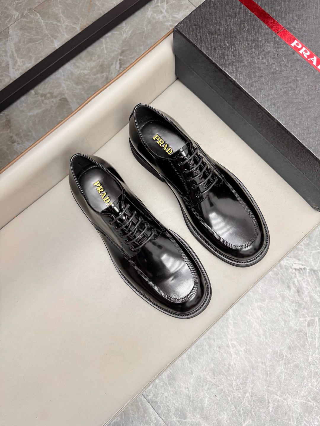 NO:270749,PRAD* Derby shoes, black beaded cowhide fabric, water-dyed calfskin inner lining, original ultra-light sole, size 39-44, (38 45 customized), prada, cowhide19860909PRAD*德比鞋,黑色开边珠牛皮面料,水染小牛皮内里,原版超轻大底,码数39-44,（38 45定做）,,prada,cowhide,Men's shoes