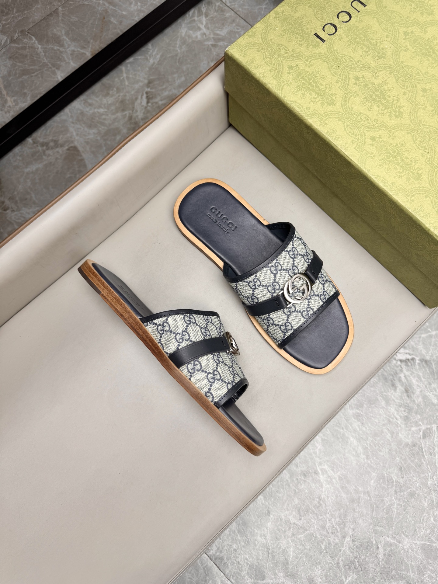 Gucci Men's Sandals Leather Slides Signature GG Supreme Size 38-46 2 i1742735421813 5491 0 1