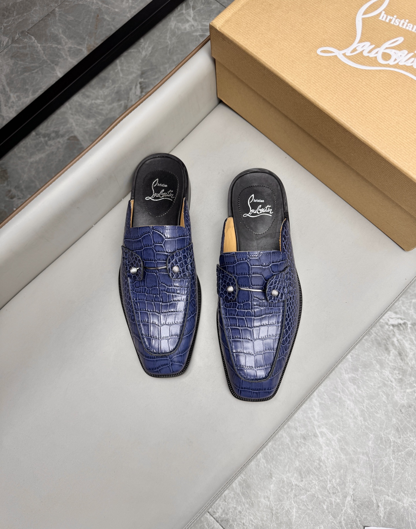 Christian Louboutin Men's Blue Alligator Embossed Leather Mule Slides 5 i1744293640569 9121 0 3