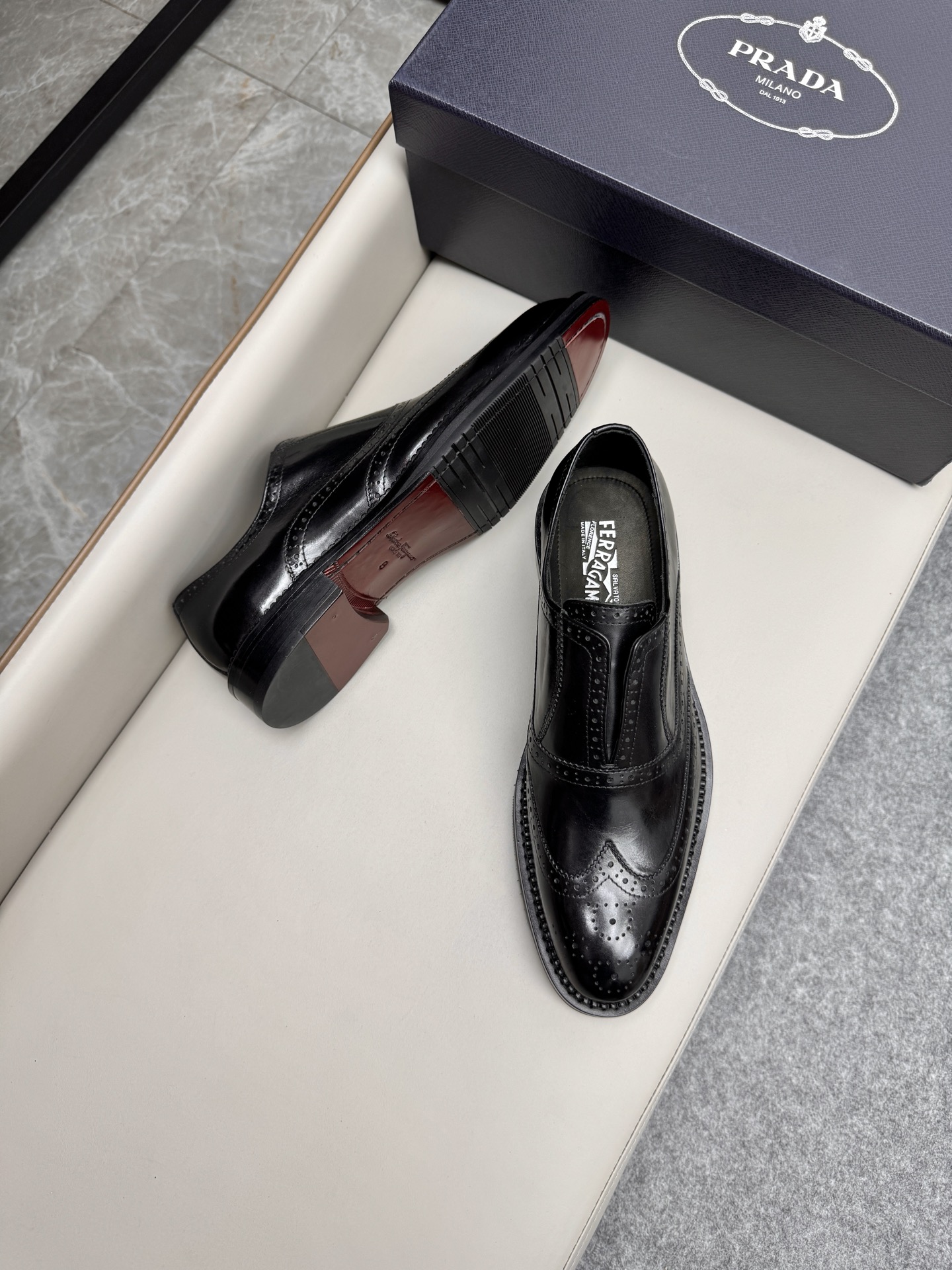 Ferragamo Men's Leather Wingtip Loafers - Classic Business Dress Shoes 4 i1747145850846 6499 0 2