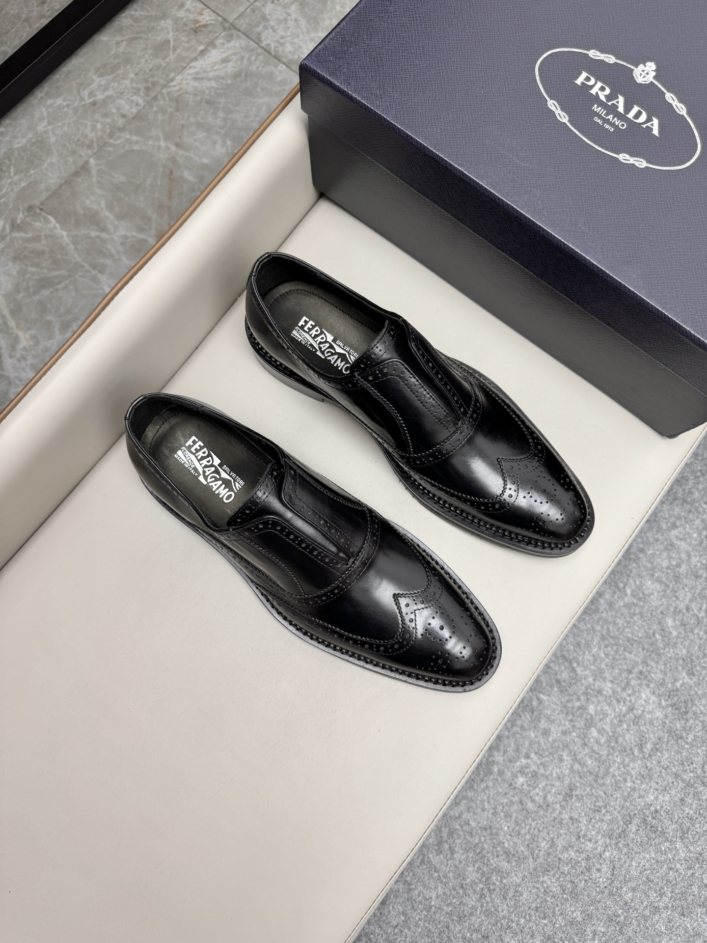 Ferragamo Men's Leather Wingtip Loafers - Classic Business Dress Shoes 2 i1747145850879 5918 0 0