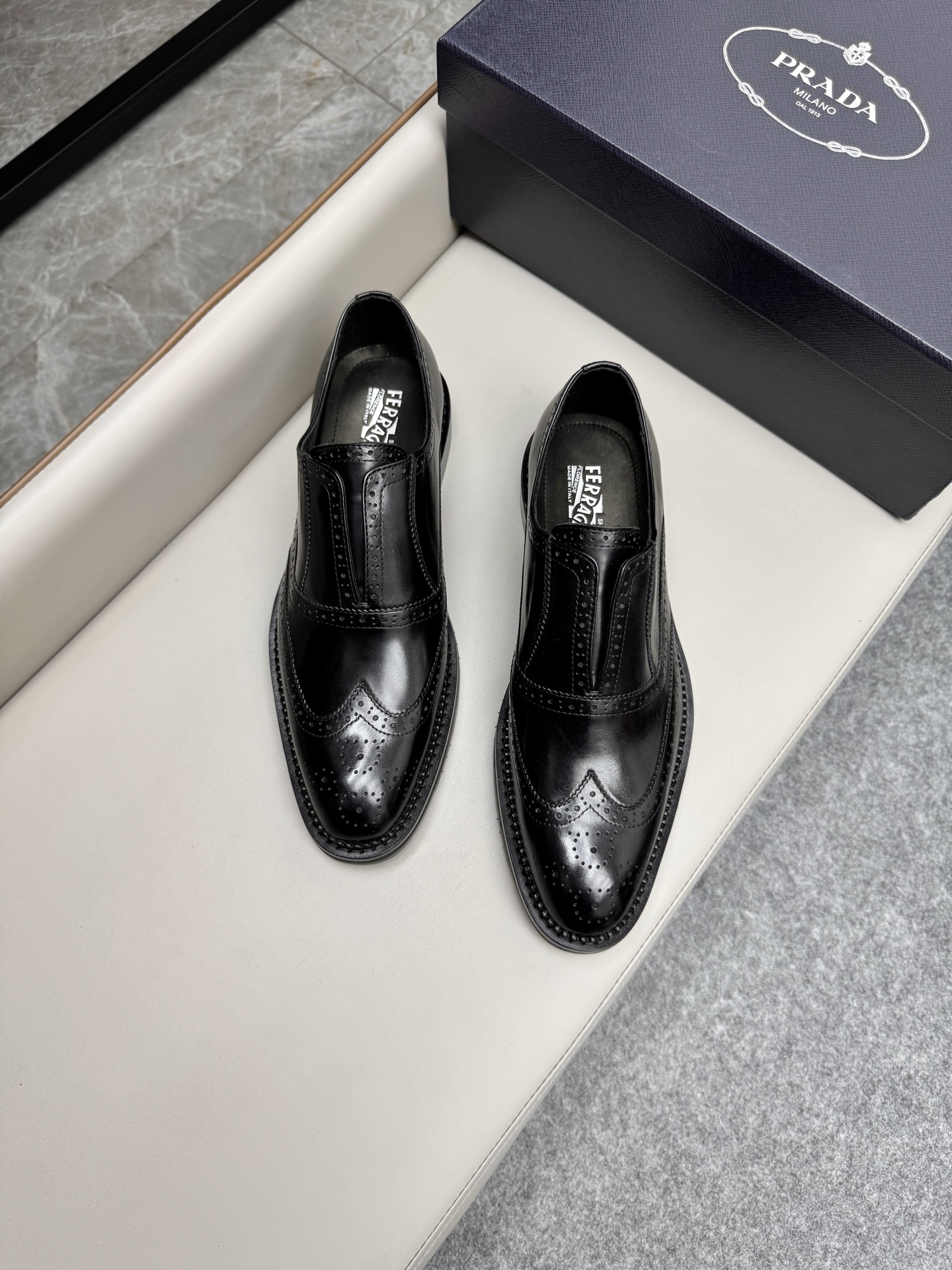 Ferragamo Men's Leather Wingtip Loafers - Classic Business Dress Shoes 5 i1747145851927 497 0 3