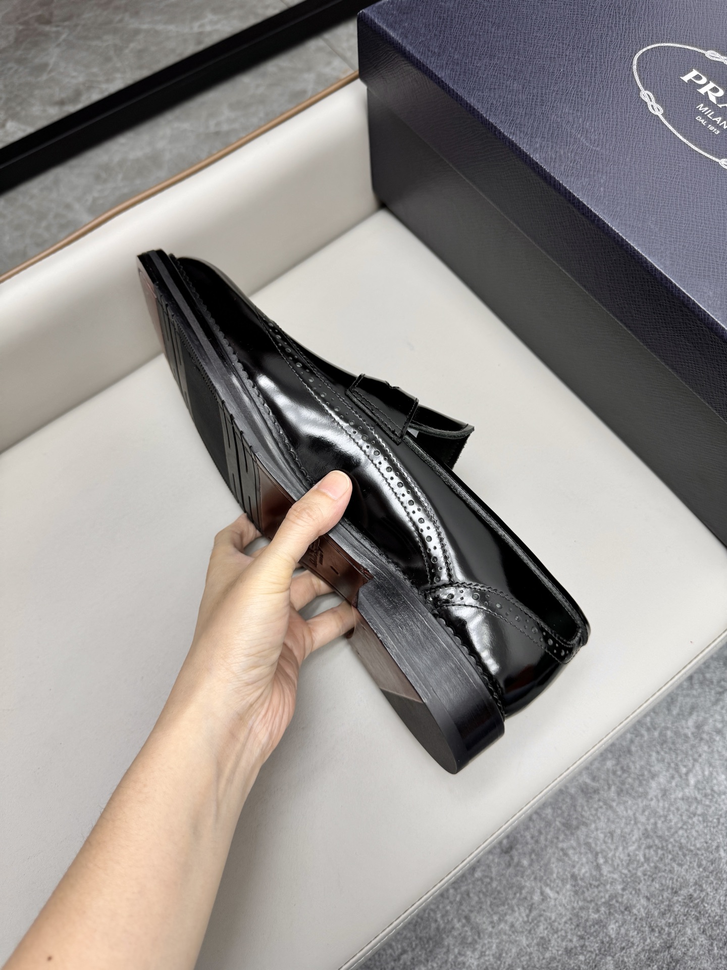Ferragamo Men's Leather Wingtip Loafers Black, Size 38-46 9 i1747150463740 7284 0 7