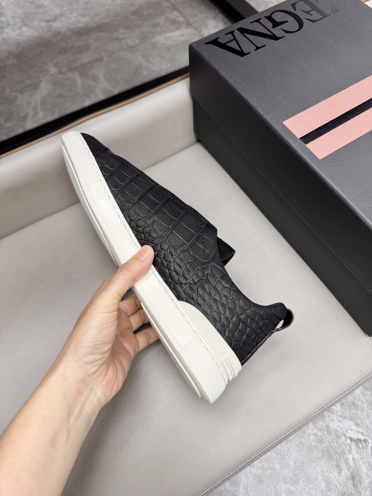 Ermenegildo Zegna Triple Stitch Black Leather Low-Top Sneakers 8 i1748180721567 5175 0 7